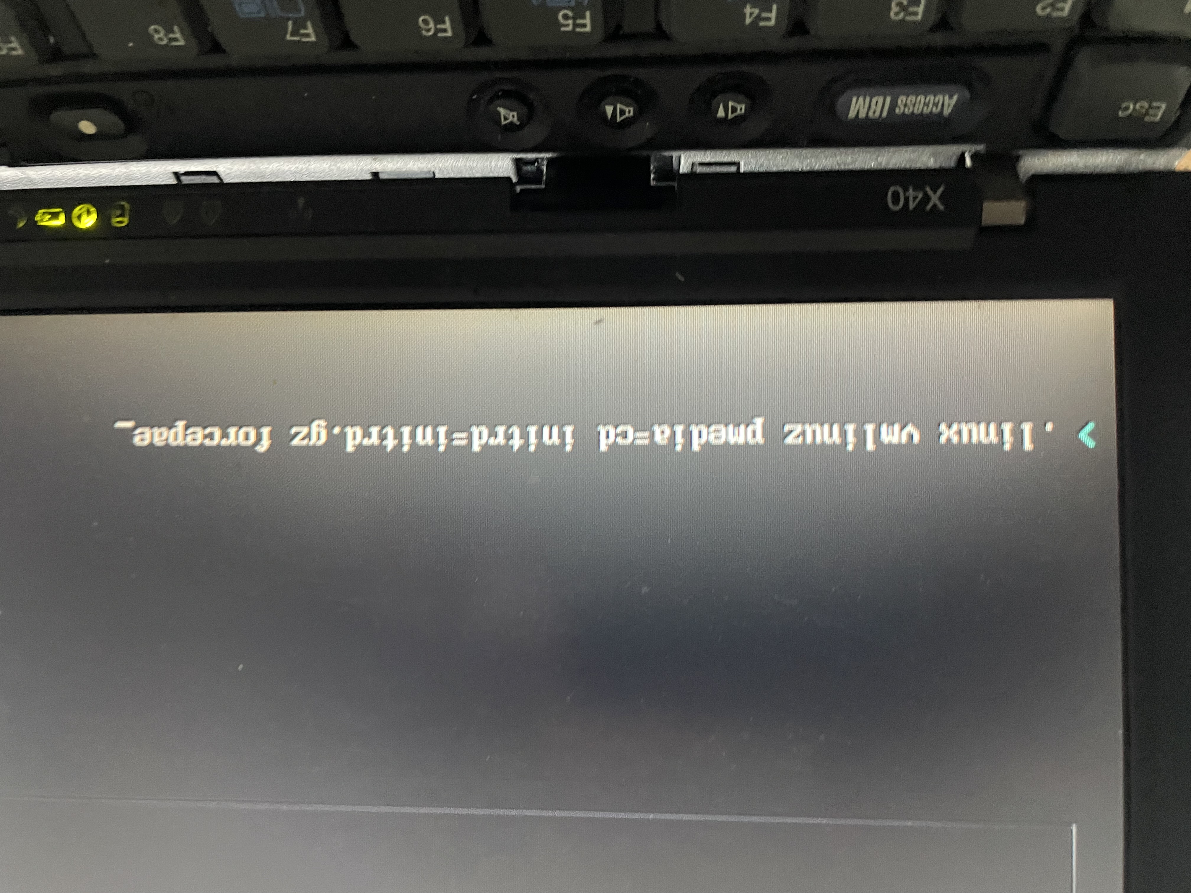 Working boot parameters for forcing pae